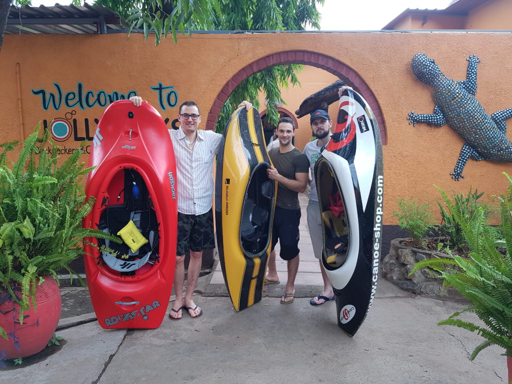 les kayakistes au Jolly Boys avec leur kayak Guigui Prod et Rockstar
