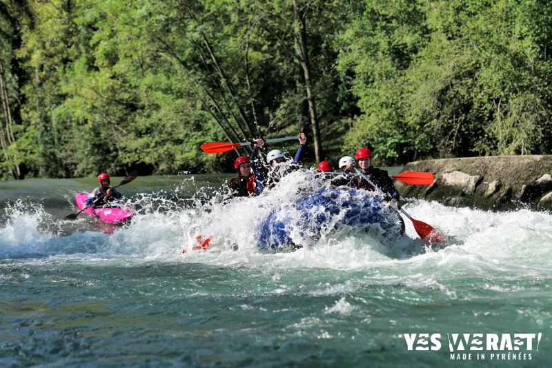 Rafting Pyrénées Atlantiques : Vivez des sensations fortes avec YES WE RAFT sur les rivières du Béarn et du Pays Basque. Guides diplômés, matériel haut de gamme, réservation rapide en ligne !
